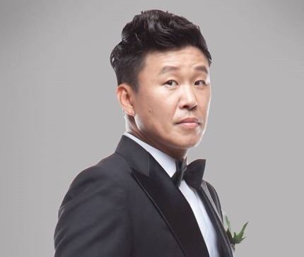 경영난을 겪었던 개그맨 홍록기(54)가 결국 웨딩업체 부채를 극복하지 못하고 파산