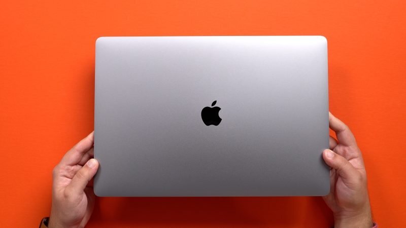 Apple의 새로운 16인치 MacBookPro를 이용해 보십시오.