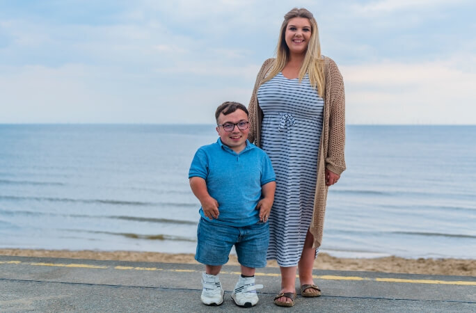 가장 큰 키 차이 기네스 기록 깬 부부  VIDEO:UK couple break greatest height difference record...