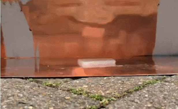 세계 최초 자동차가 밟아도 전혀 변형이 없는 새로운 물질 '슈퍼 젤리' VIDEO: Super jelly' made from 80 per cent water can survive being run over by a CAR