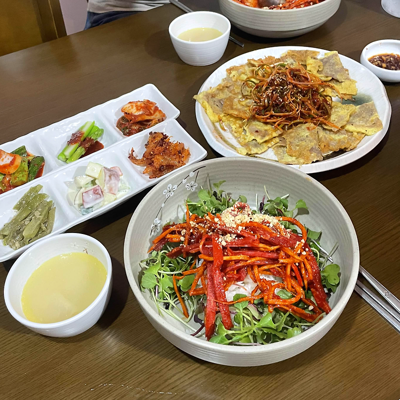 [횡성] 횡성시장 육회비빔밥, 육전 맛집 <꽃피는 산골>