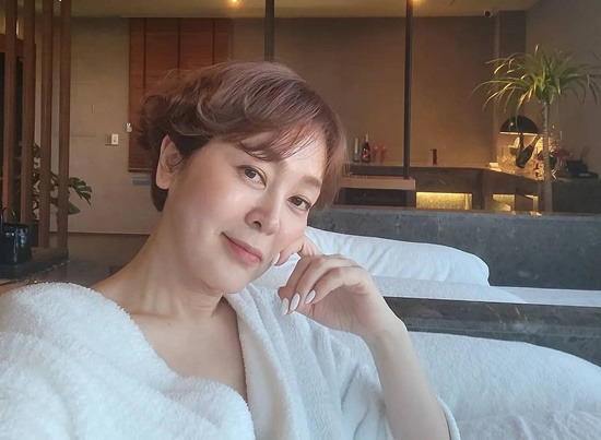 54세 이승연, 한강뷰 럭셔리 스파...