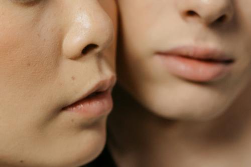 입냄새 자가진단: 자신의 입냄새를 알아보고 해결하는 방법