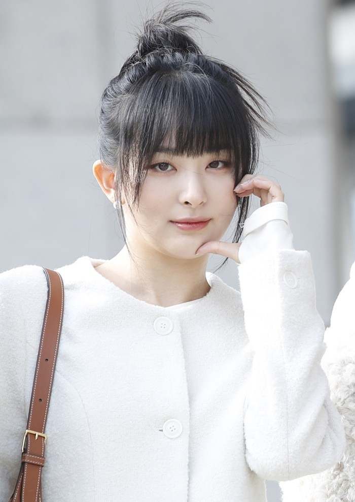 국내 최초 자연 번식으로 태어난 자이언트 판타 푸바오가 중국으로 떠난 가운데 그룹 레드벨벳 슬기가 푸바오에게 응원의 메시지를 보냈다.