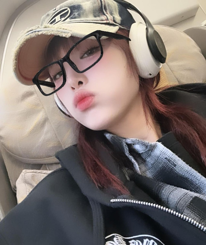 아이즈원 출신 가수 최예나가 이사한 집을 최초로 공개