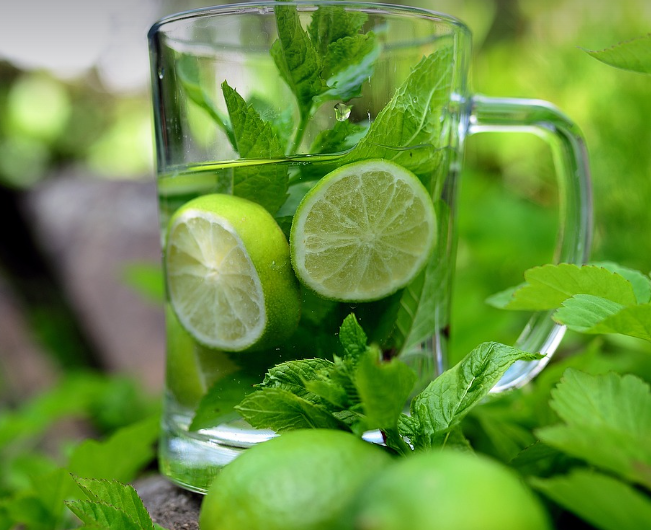 레몬 주스 디톡스: 건강한 몸을 위한 방법