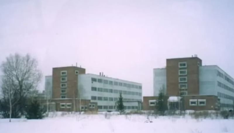 러시아의 소련 시대 가공할 생물무기 실험실   VIDEO: The Soviet-era Russian laboratory where Putin's 'bioweapon arsenal of smallpox, anthrax and Ebola is being kept'
