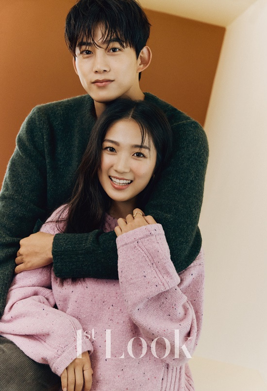 '어서와 조이' 옥택연X김혜윤, 이 조합 찬성...'설렘 유발' 커플 화보