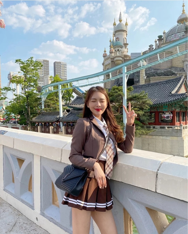 롯데월드 교복대여 가격정보 최저가로 예약하기