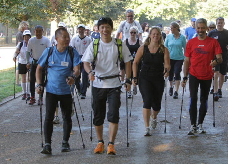 힘 하나 안들이고 체력 키우는 운동...노르딕 워킹 VIDEO: Nordic walking helps improve heart function, study finds