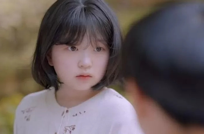 '초동안 미모' 배우 김윤희, 21살에도 '초등학생' 연기한 배우의 정체 (ft. 프로필 가족 학력 신체)