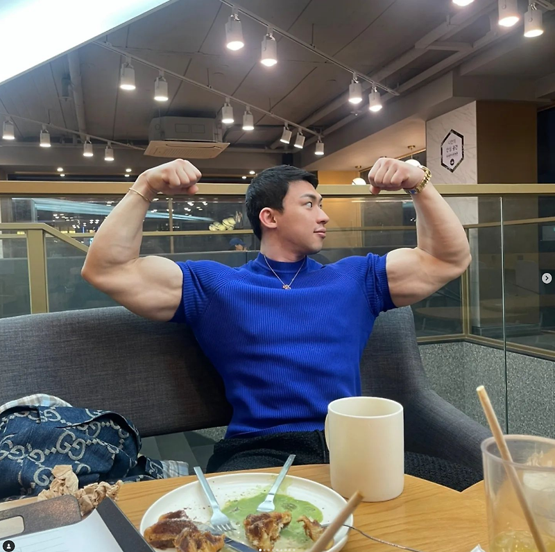PT 1회당 100만원 받는다는 헬스유튜버 간고 불법 약물 의혹 인스타그램 사진 속 의약품 상자 프로필