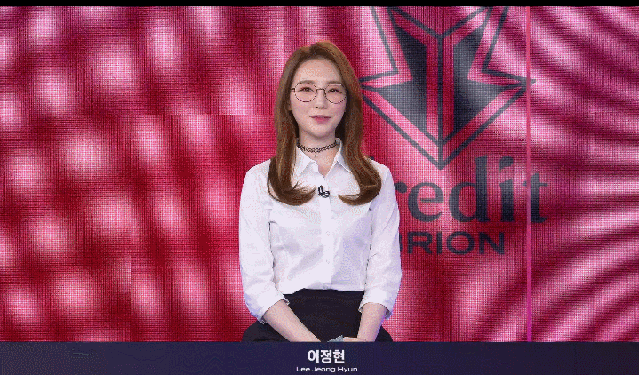 갓경 쓴 LCK 이정현 아나운서