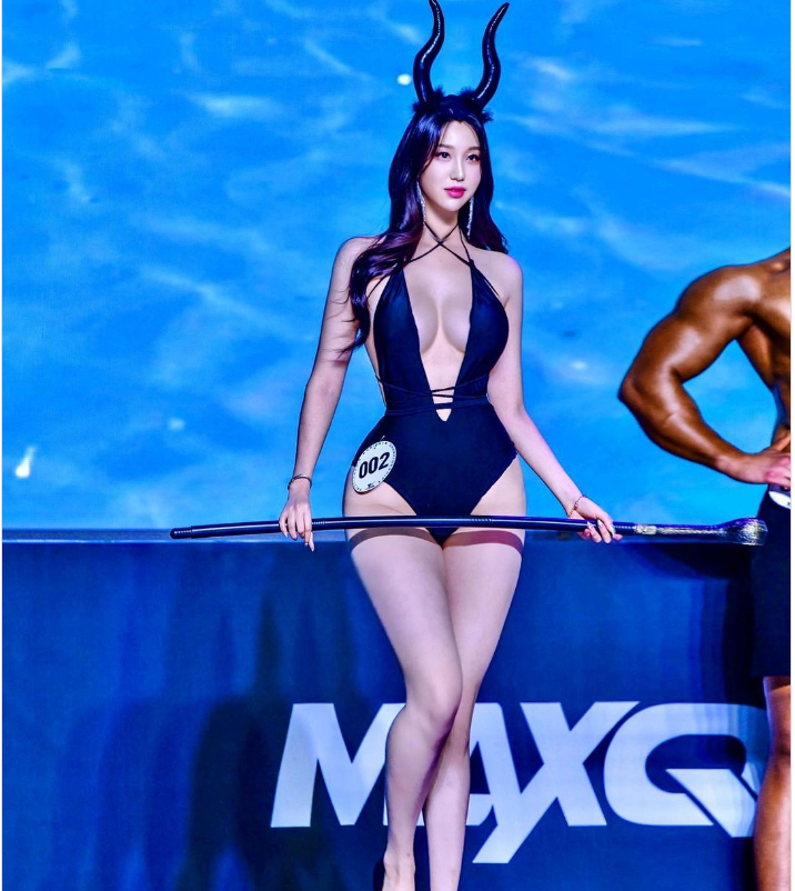 K리그1 수원FC 새로 합류해 난리 난 쇼호스트 치어리더 김현영 몸매 비주얼 클래스 프로필