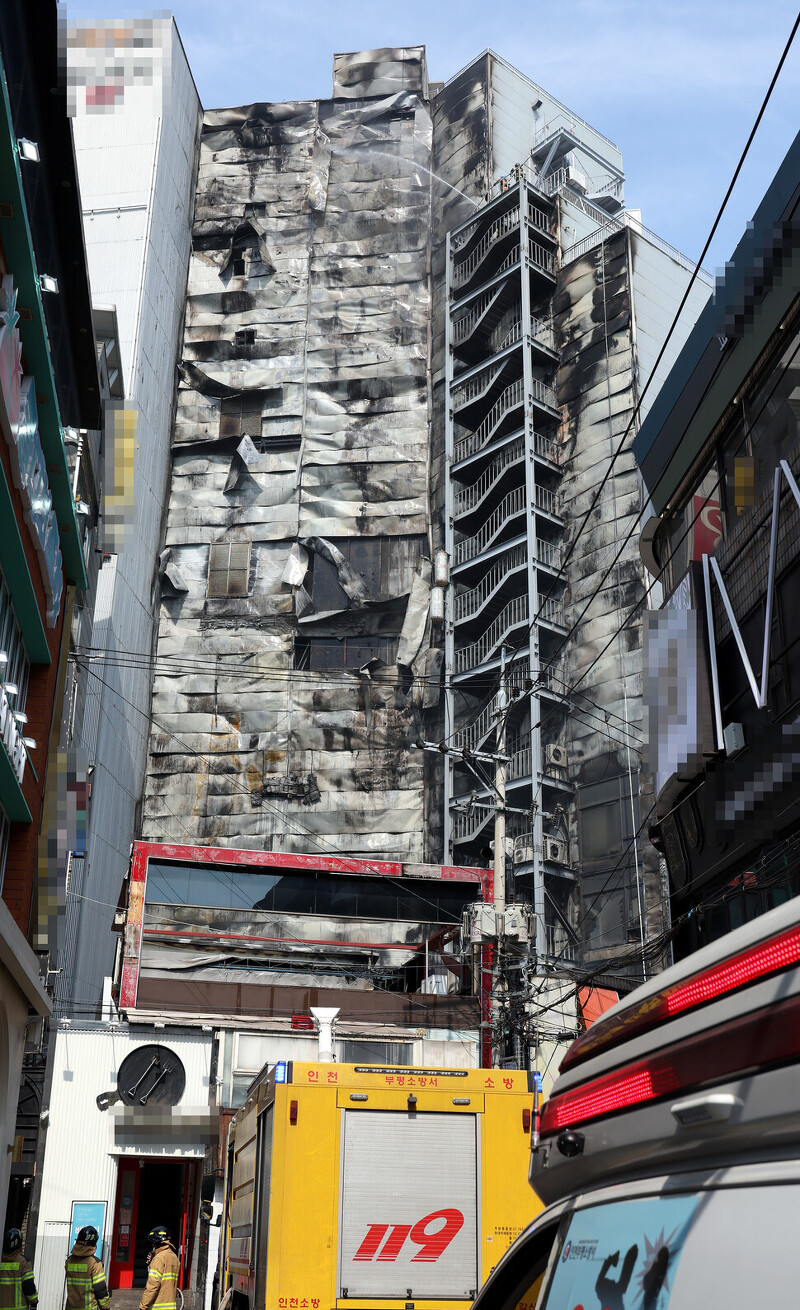 인천 롯데시네마 건물 화재, 인명피해 없이 진화
