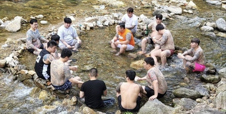 조폭들과 너무 많이 논 이재명...공포 그 자체...