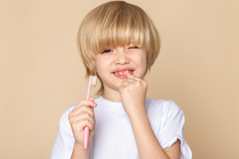 우리 아이 치아는 건강한가요? 충치 원인과 치료법
