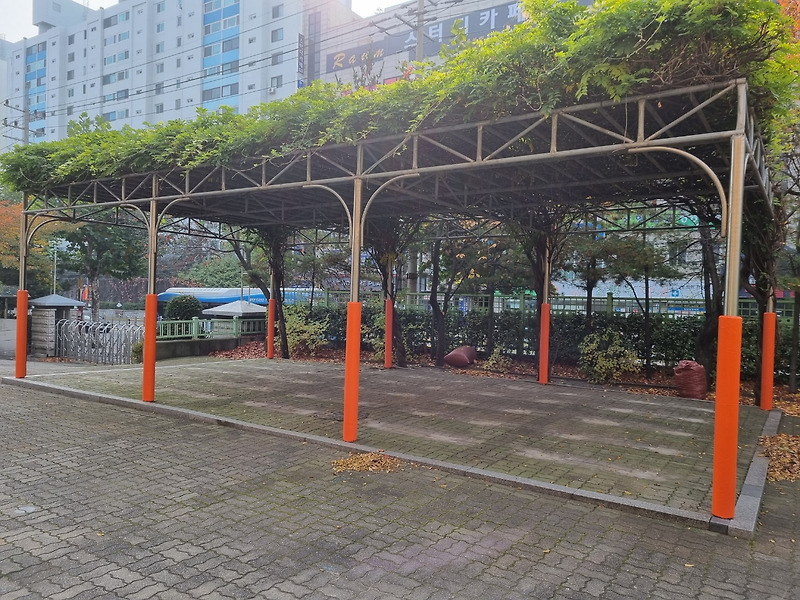 [날개스포츠] 인천미산초등학교 기둥보호대 설치 작업
