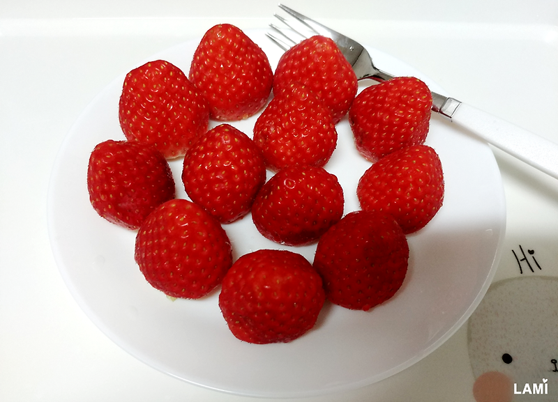 맛있는 딸기 효능 - 알고 먹으면 더 맛있어요 !