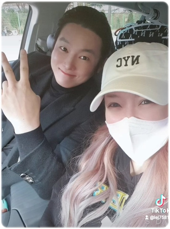 배우 이의정이 9살 연하 남자친구와의 첫 만남부터 결혼 가능성에 대해 밝혀 화제