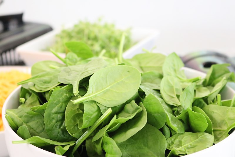 시금치의 영양 가치와 다양한 요리 활용법: 건강한 식단에 포함시키기 좋은 초록색의 보석
