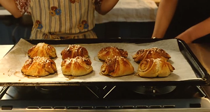 「카모메 식당」 시나몬 롤