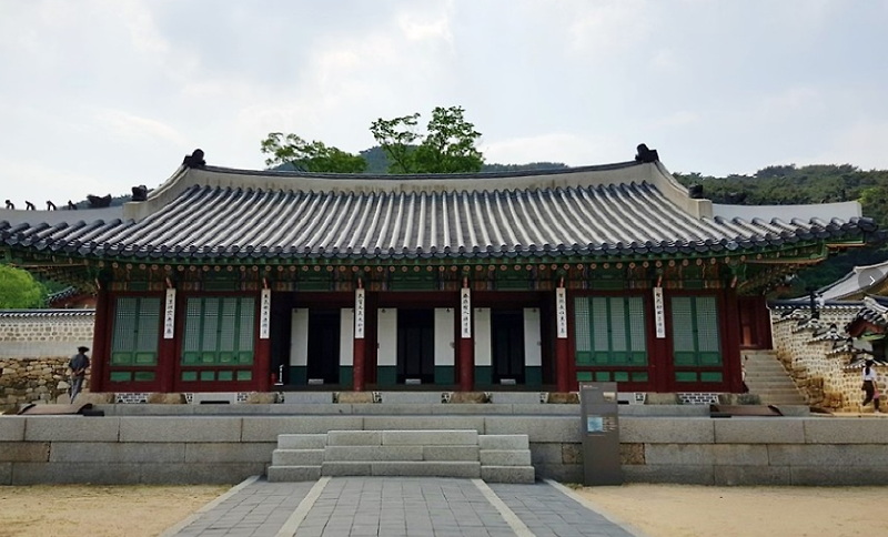 경기 광주 남한산성행궁 : 조선의 역사를 간직한 유네스코 지정 세계문화유산