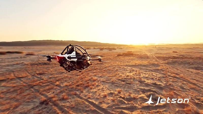 새로운 수준의 항공 택시(eVTOL) ... 세계 최초 톹근 시험 비행 성공 VIDEO: The $92K Jetson One Futuristic Flying Car Completes World’s First eVTOL Commute