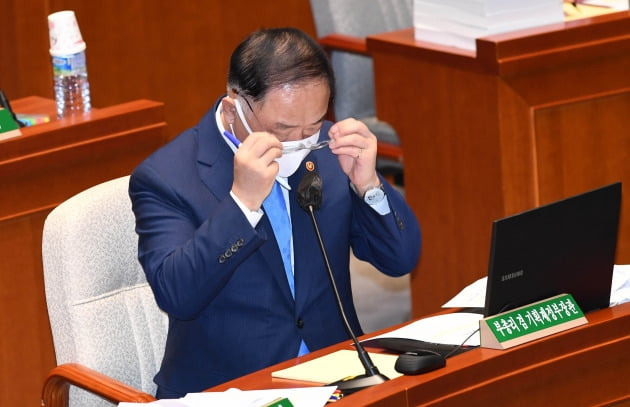 대주주 10억 유지 vs 대주주 요건 5억 합의 vs 기존대로 대주주 요건 3억, 과연 결정은 어떻게 될까