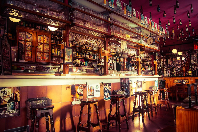 해외 바이어 술 접대 및 해외 여행 중 술집에서 필요한 영어 회화 : 술집, 술 주문 및 술자리 대화 모음