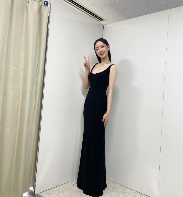 강한나 MAMA 2022 블랙드레스 미모 움짤 gif