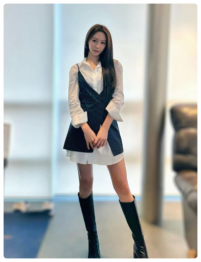 베스티 정유지 근황 수영복 몸매 비율 빅보스엔터 전속계약 EXID 걸그룹 탈퇴 나이 인스타 데뷔 뒤태 청바지