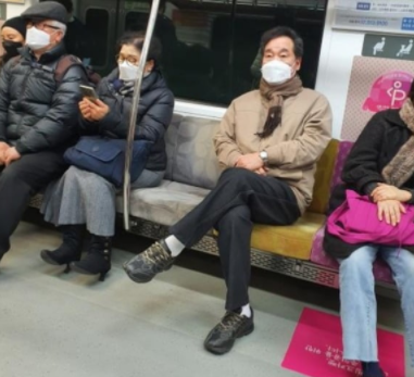 이낙연, 전두환 찬양 기사, 친일파 재산 환수법 반대, 박정희 동상 건립 추진위원회 부위원장, 아파트 갭 투자, 측근 자살 진실, 그가 이명박, 박근혜 사면 카드를 뽑은 이유