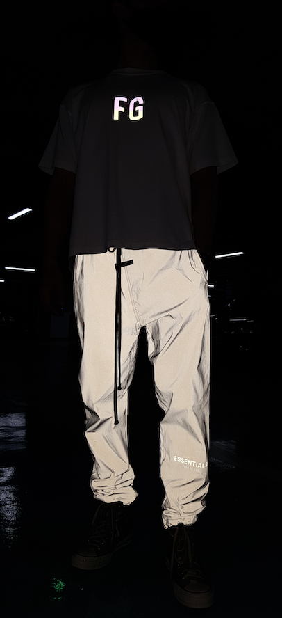 피어오브갓 에센셜 SILVER REFLECTIVE TRACK PANTS ( 피오갓 에센셜 실버 리플렉티브 팬츠 FEAR OF GOD ESSENTIALS ) - (스트릿 패션,  제리 로렌조 패션, 피어오브갓 에센셜 직구 방법, 사이즈, 후드, 바지, 스..