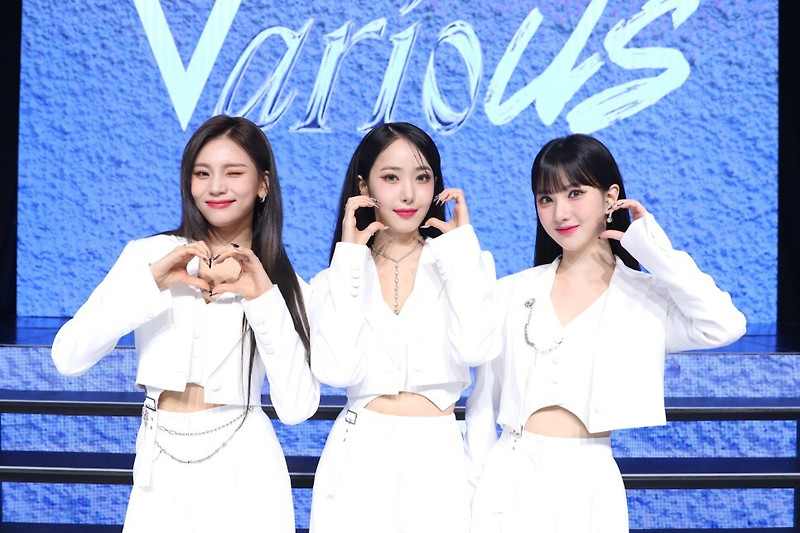 비비지 은하·신비·엄지, 신보 '베리어스' 발표...여자친구 8주년에 