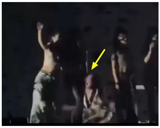 미국 공연 후 탈진한 트와이스 사나 '조명 꺼지자마자 쓰러지는 영상'