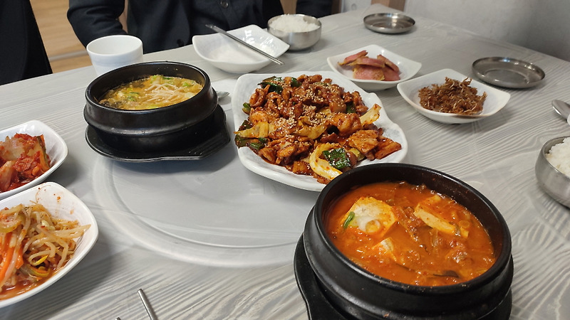 연평도 식당추천, 제육이 맛있는 '연평회관'