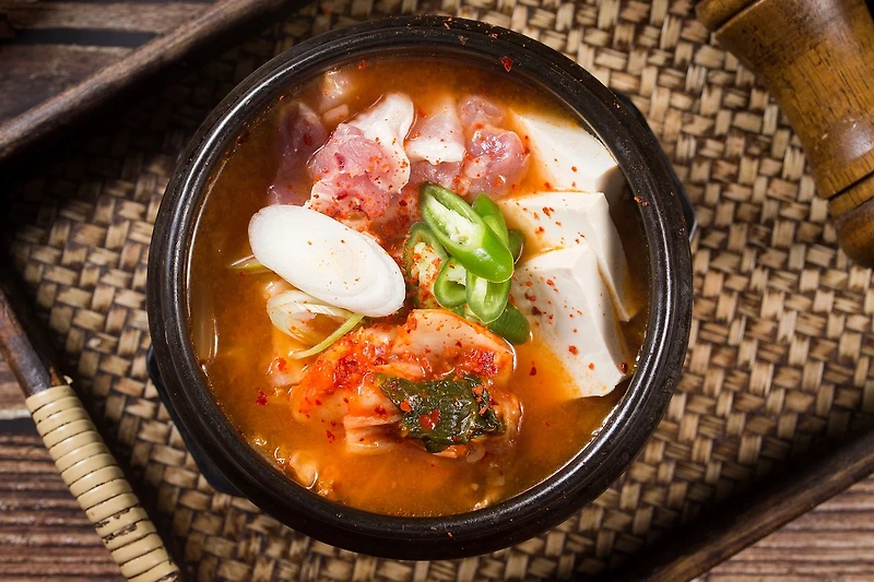 세상에서 제일 유명하고 맛있는 김치찌개 10가지 추천 및 가이드