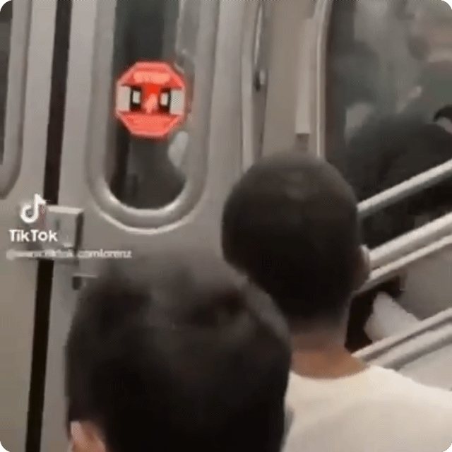 뉴욕 지하철서 흑인이 아시아인 폭행…승객들은 환호성