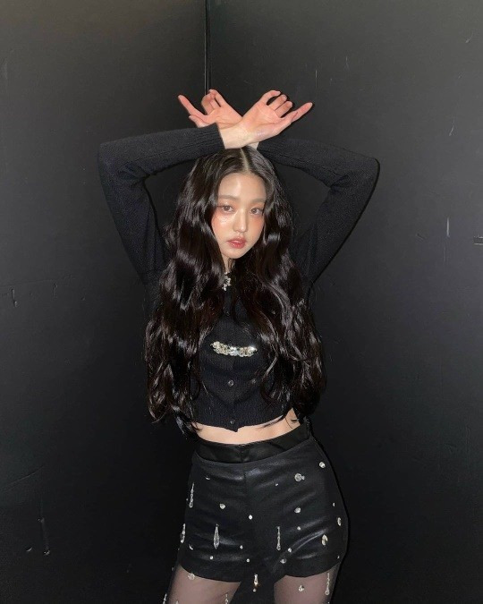 아이즈원 장원영, 18살 맞아?..물오른 성숙美에 숨멎