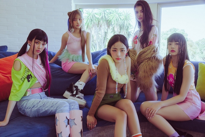 뉴진스 걸그룹 최초 빌보드 뮤직 어워즈 무대에 올라
