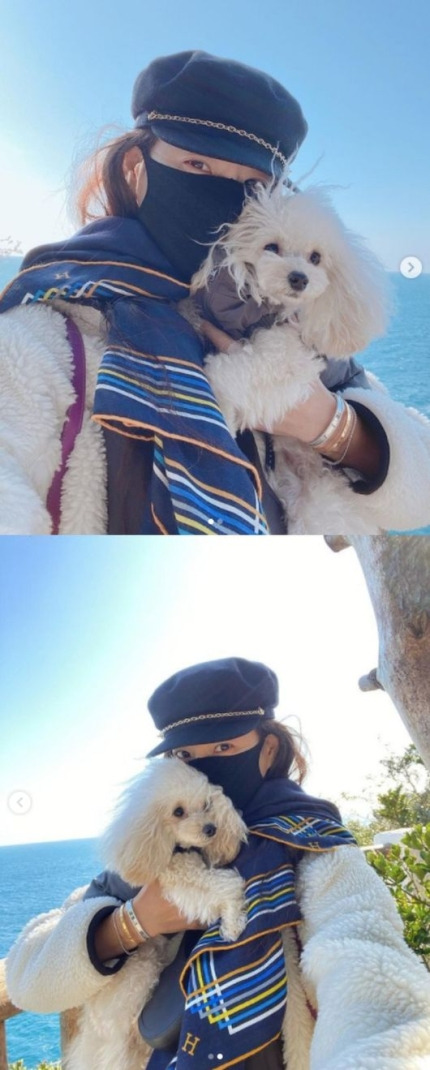 김사랑, 모자+마스크로 가려도 미모 못 숨기네..제주도 강림한 여신