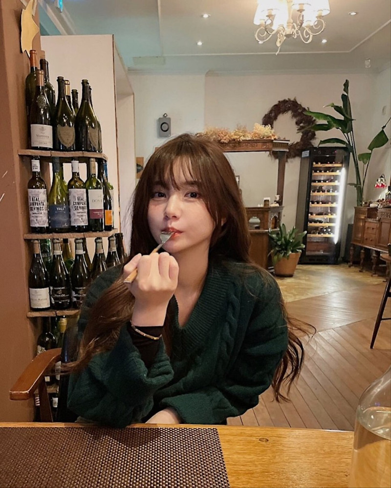 '열혈팬과 결혼한' 아프리카TV BJ 화정, 아찔한 비키니 몸매 사진 공개하자 감탄 쏟아