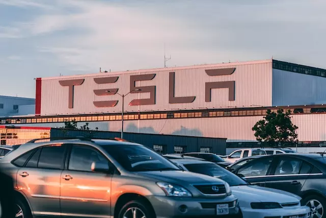 테슬라(Tesla) 사업 분야 , 실적, 주가 전망에 대해 알아보기