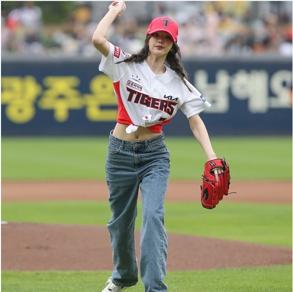 야구 시구 근황 박서준 열애설 수스 사진
