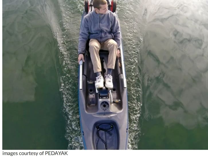 추진 시스템 있는 충전식 핸즈프리 카약 VIDEO: Rechargeable ‘PEDAYAK electric’ fuses kayak with paddle boat, side float, and trimaran