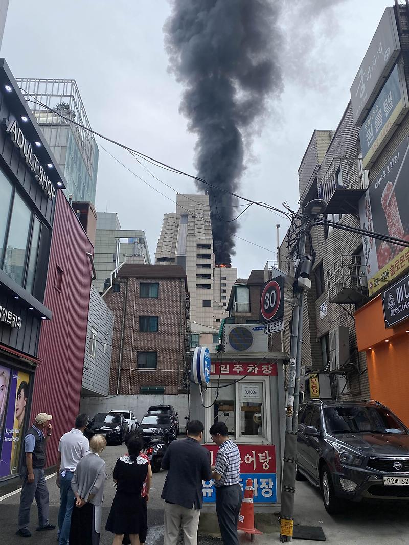 [속보] 서울 강남 르메르디앙 호텔 공사중 옥상서 큰 화재