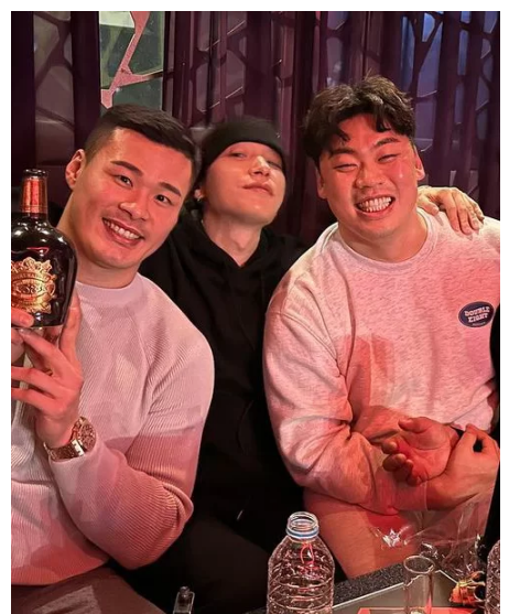 전직 조폭 전과자 유튜버 성명준 쌈디와 친분, 외질혜에게 권투 글러브 선물