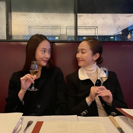 제시카X정수정, 점점 쌍둥이 같아지네! 세젤예 자매 미모 [사진]