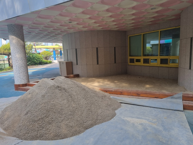 [날개스포츠] 고양백송초등학교 놀이터 모래 포설, 놀이터 모래 보충 작업